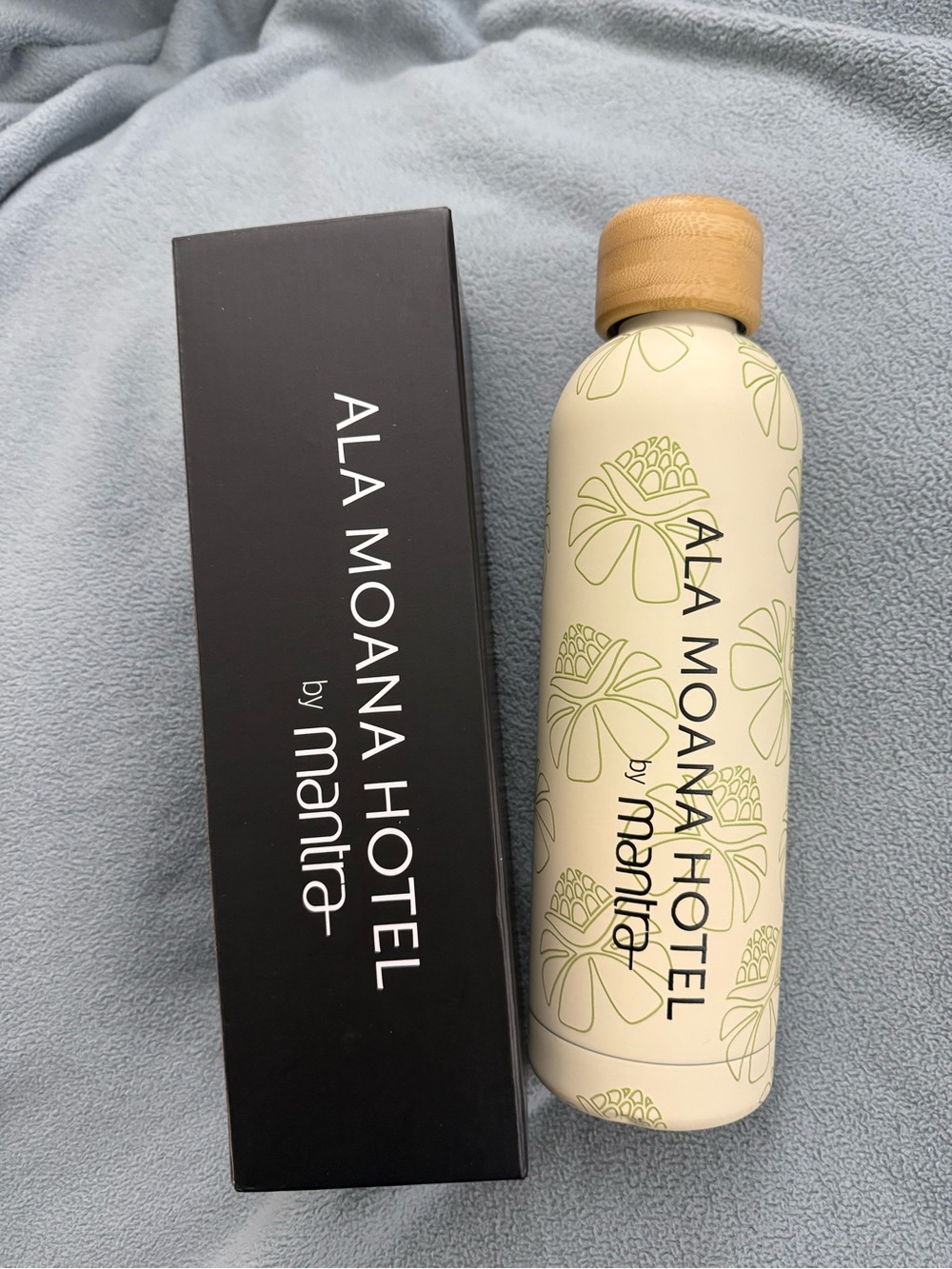 ALA MOANA HOTEL by Mantra Stainless Bottle - Cream & Light Green